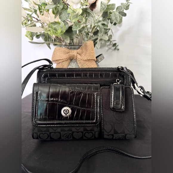 NWOT Brighton hearts & croc embossed leather crossbody - Picture 1 of 7